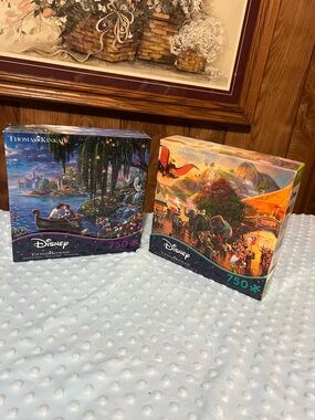 Disney Puzzle Set - Blue & Orange Thomas Kinkade 750pc Scenes